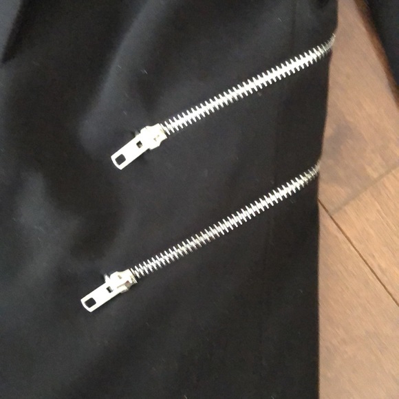 Black Blazer with Modern Details - Picture 2 of 4